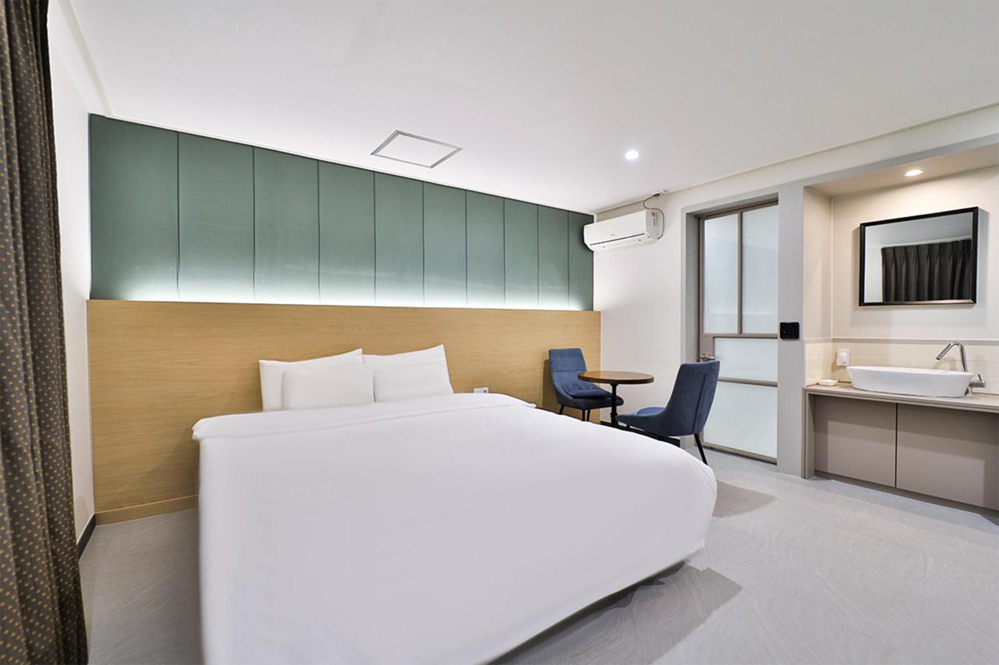Calm Rest Hotel Busan Sasang Exterior foto